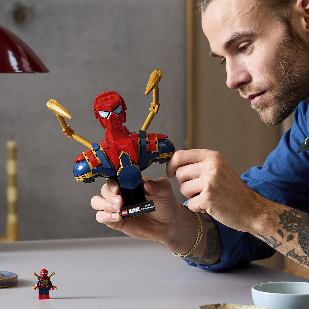 lego_super_heroes_iron_spidermani_büst_76326L_1
