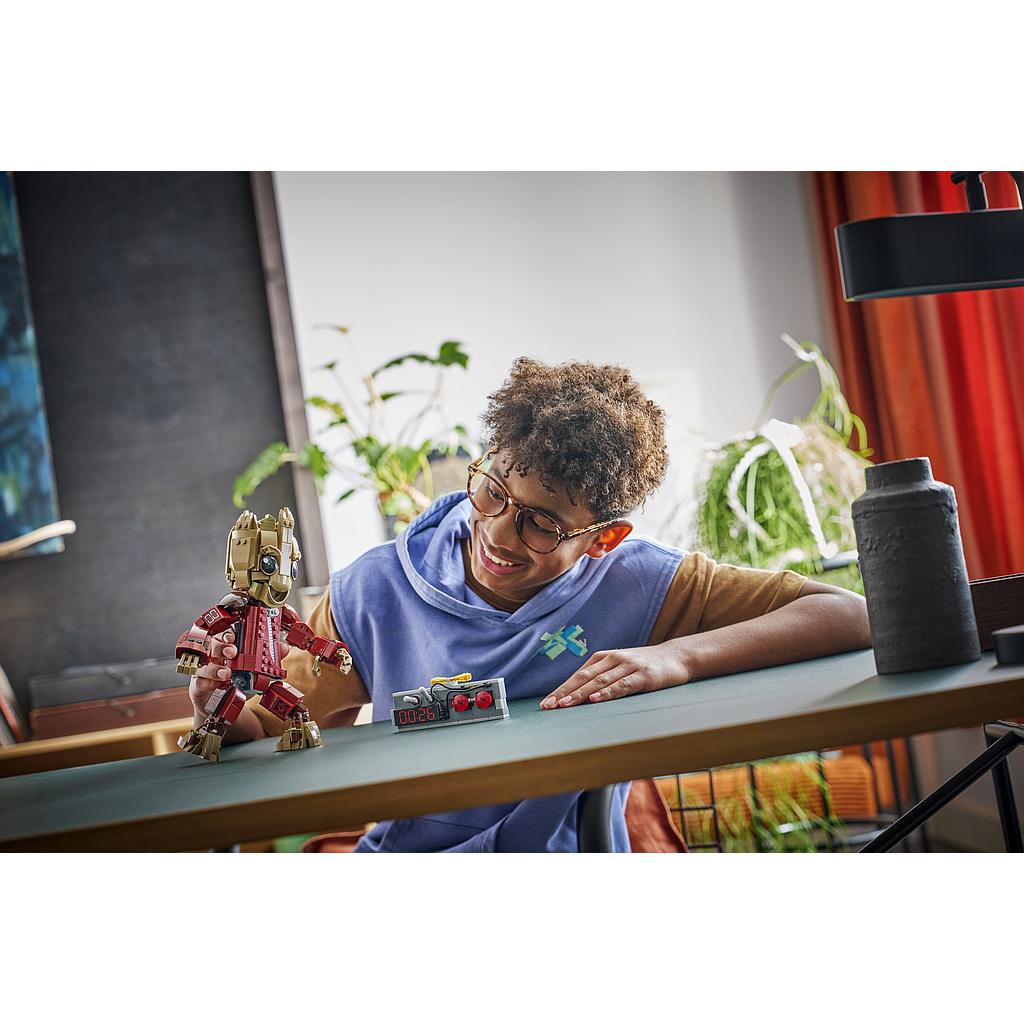 lego_super_heroes_laastaja_kostüümis_groot_76341L_2