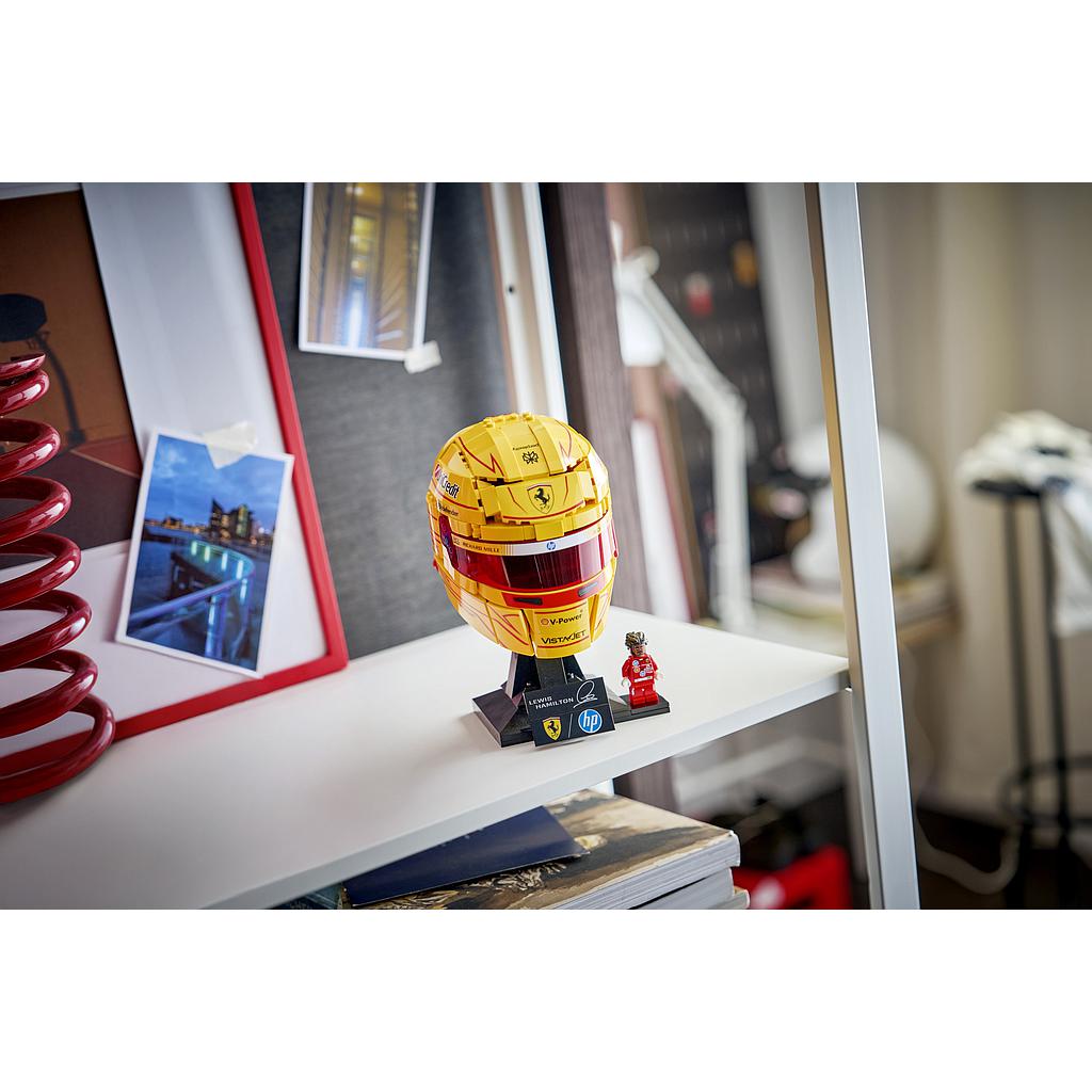 lego_editions_vehicles_scuderia_ferrari_hp_lewis_hamilton_kiiver_43022L_9