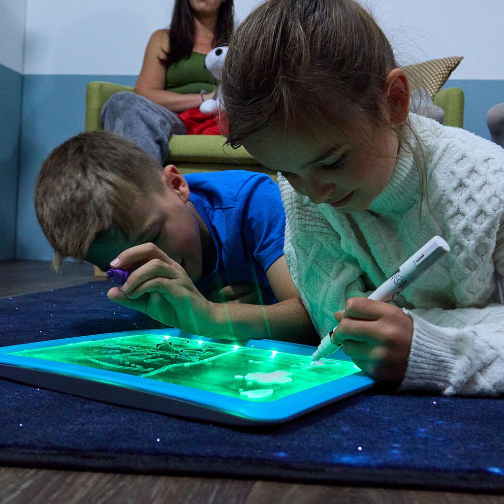 TTS A4 Sensory Illuminated Writing Board & 6 Pens